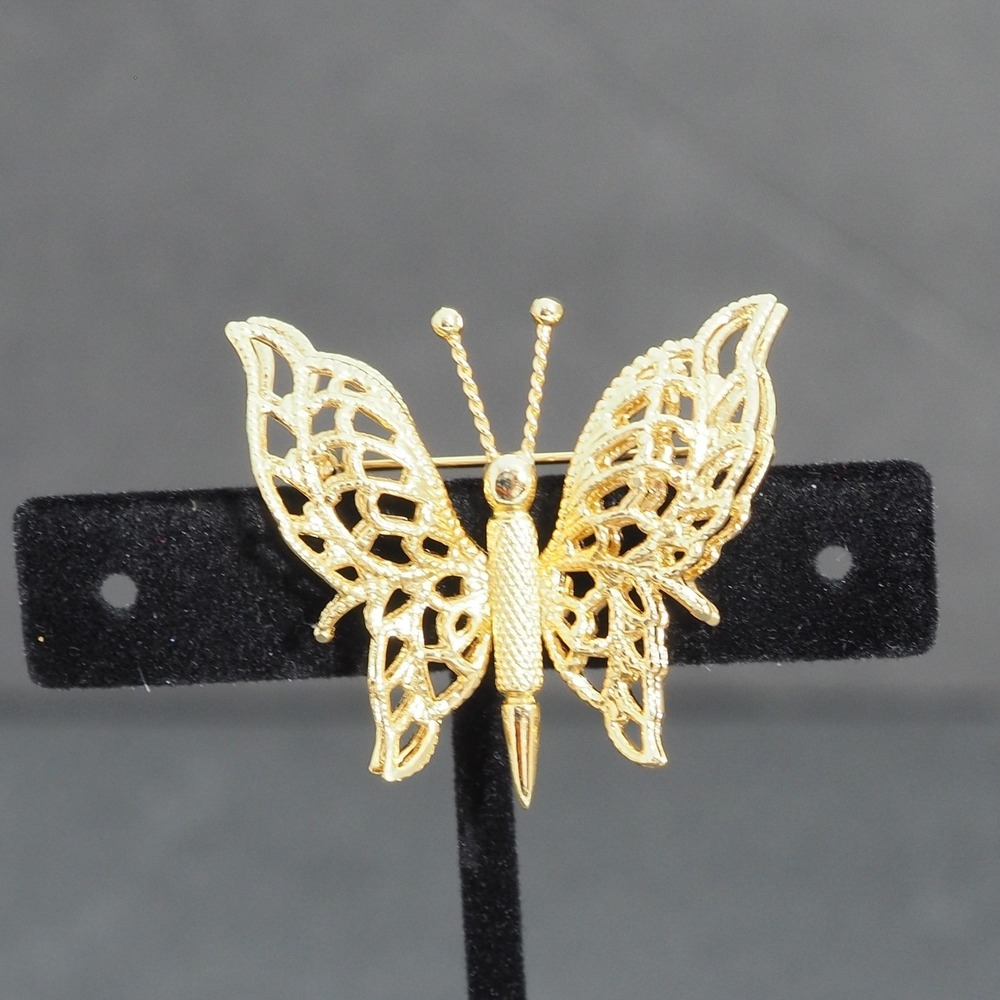 Monet Butterfly Brooch Pin Gold Tone Filigree Openwork Book Piece Vintage 3D